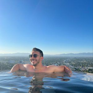 Meet your Posher, Moe